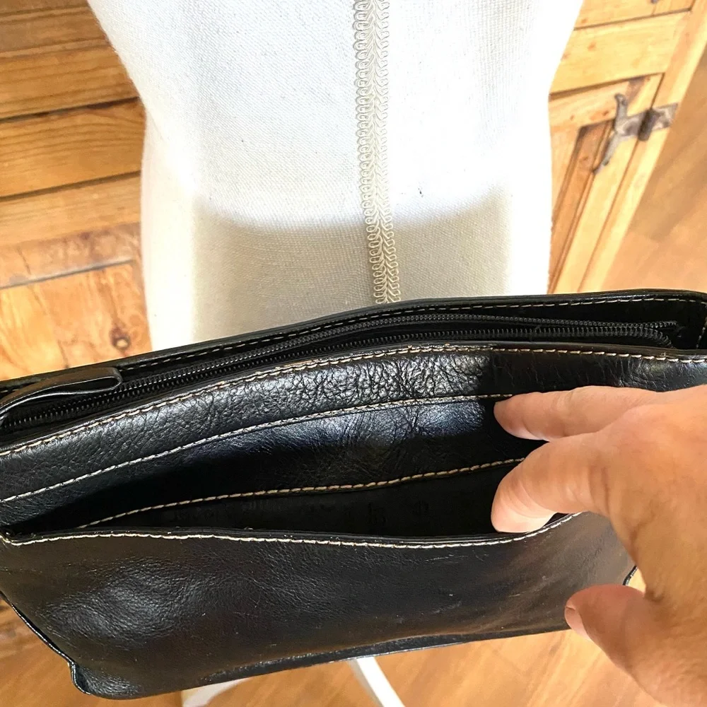 Etienne Aigner Bag - Picture 8 of 8